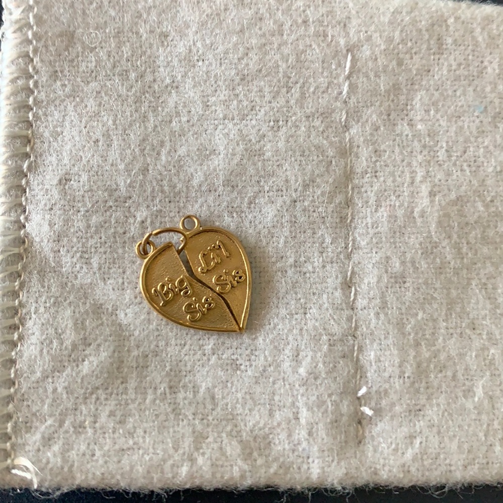 sis, big sis gold charm